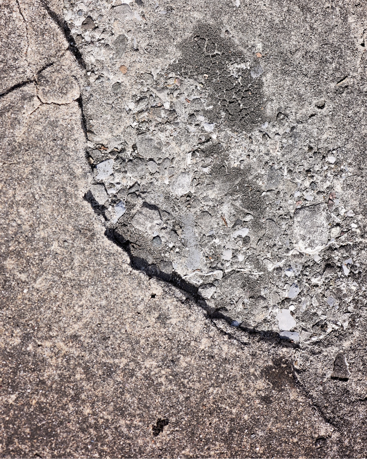 Read more about the article Knowing When To Redo Your Concrete Driving Surfaces