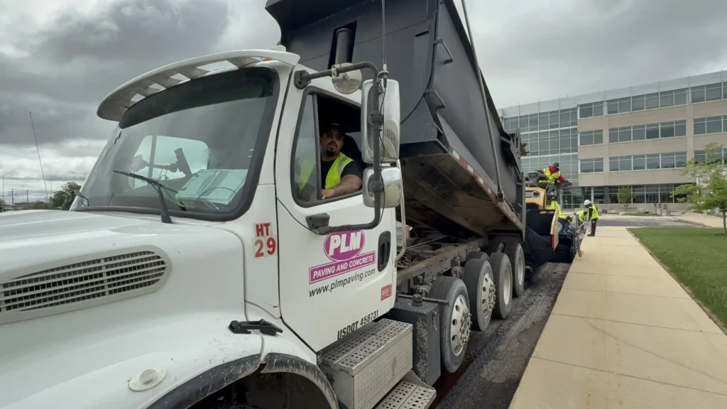 PLM asphalt Paver Tool Truck